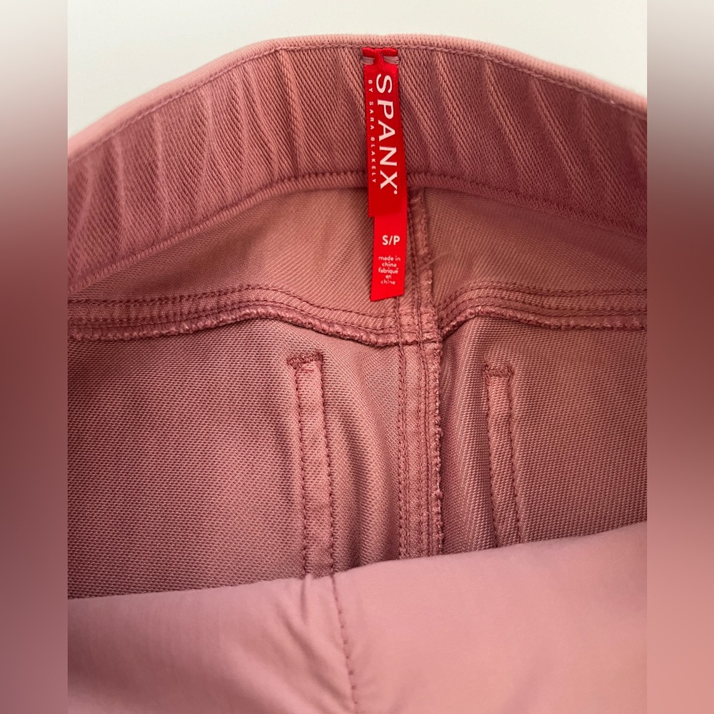SPANX Ankle Jean-ish, Deluxe Fabric,Inner Shaping Panel, Super Soft. - Picture 6 of 7